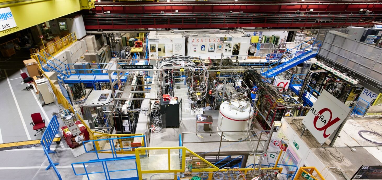 Golwg o'r awyr o ardal arbrofi ALPHA. Cydnabyddiaeth Llun: © CERN, Julien Marius Ordan.
